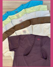BLUSA FITNESS BABY LOOK COM DETALHE COSTA